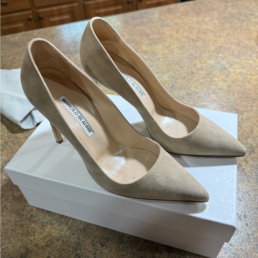 Manolo Blahnik Beige Suede Heels - Picture 1 of 4